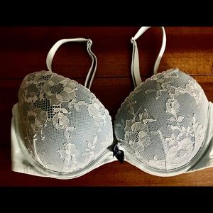 Victoria’s Secret 34D baby blue bra